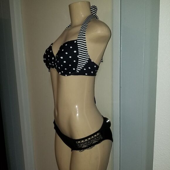 Laundry by Shelli Segal Bikini Bottoms & Tommy bahama top - Picture 5 of 14